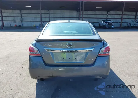 2015 Nissan Altima 2.5 S из США, поврежденный, VIN 1N4AL3AP5FC583705